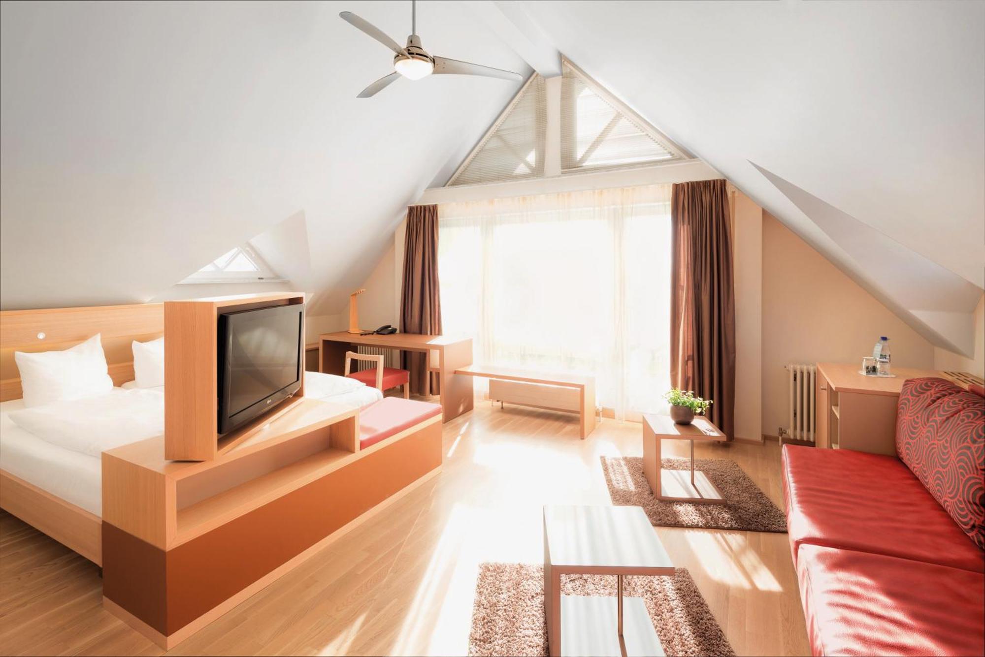 Hotel Traube Am See Friedrichshafen Zewnętrze zdjęcie